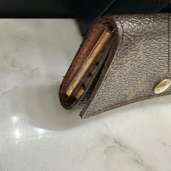 Authentic Louis Vuitton Monogram Keyholder - Picture 3 of 7